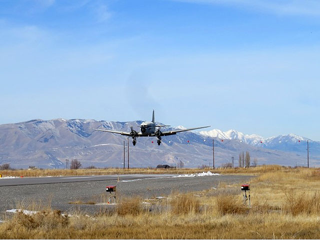 Final approach to the airport in Spanish Fork, Utah