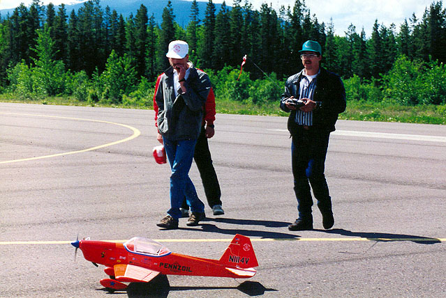 Dave Smedley and Tony Werrall with the Chipmunk.